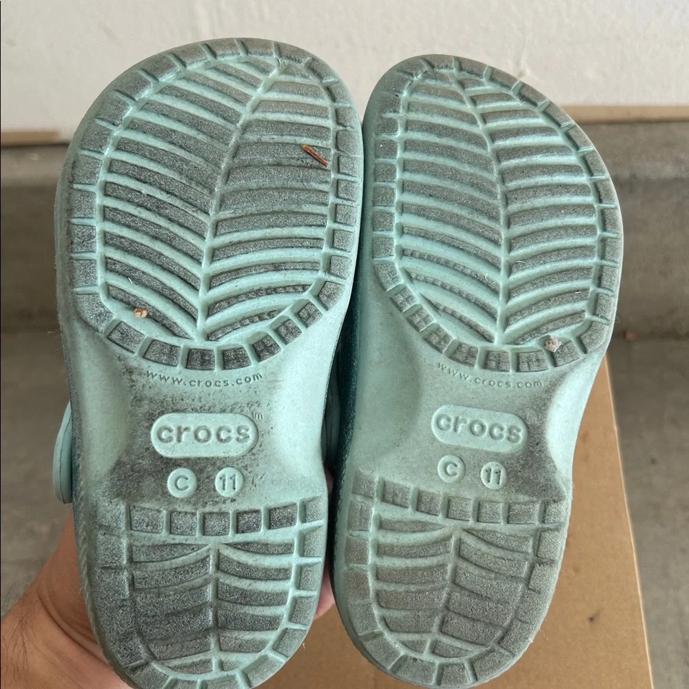 Kids Girls Crocs Shoes Slippers size C11 Used